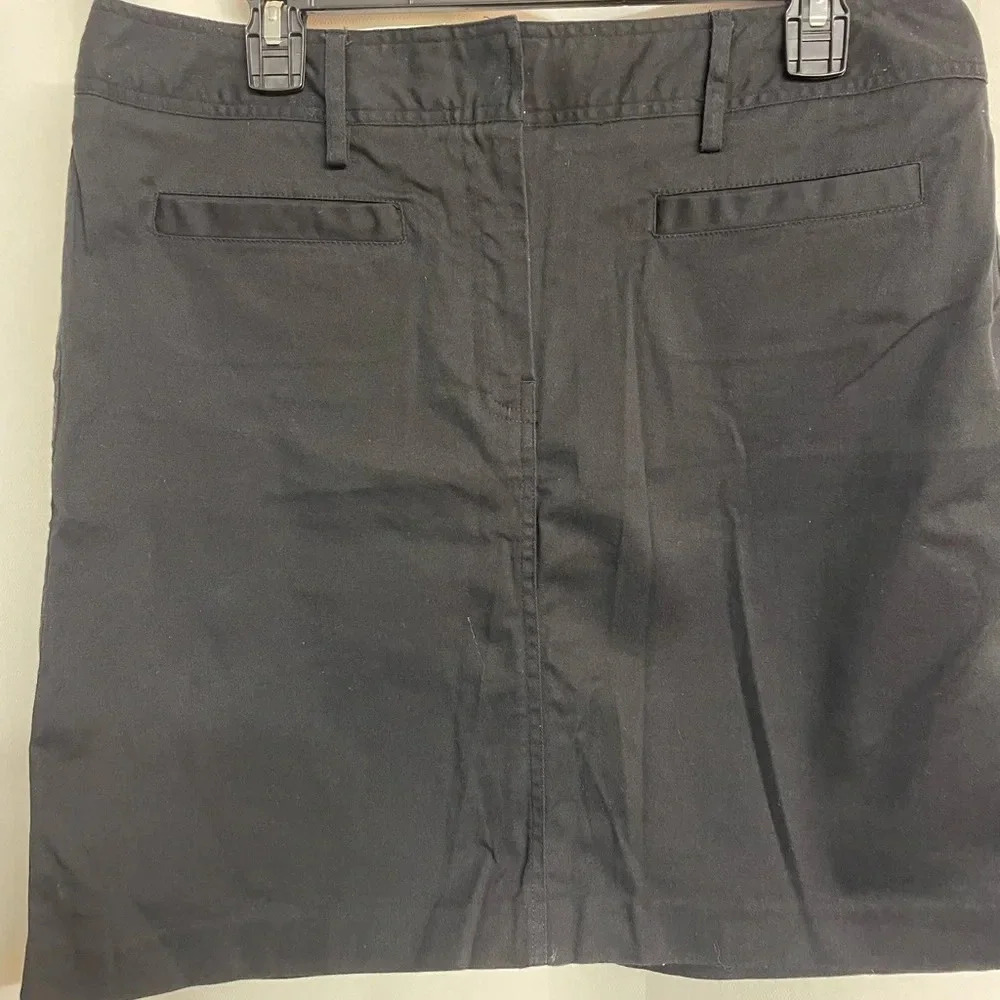 Larry Levine black stretch skirt size 12